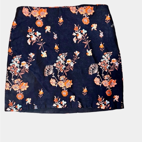 MSSP Max Studio Navy & Pink Coral Floral Mini Skirt~ Size 8 - Picture 2 of 8